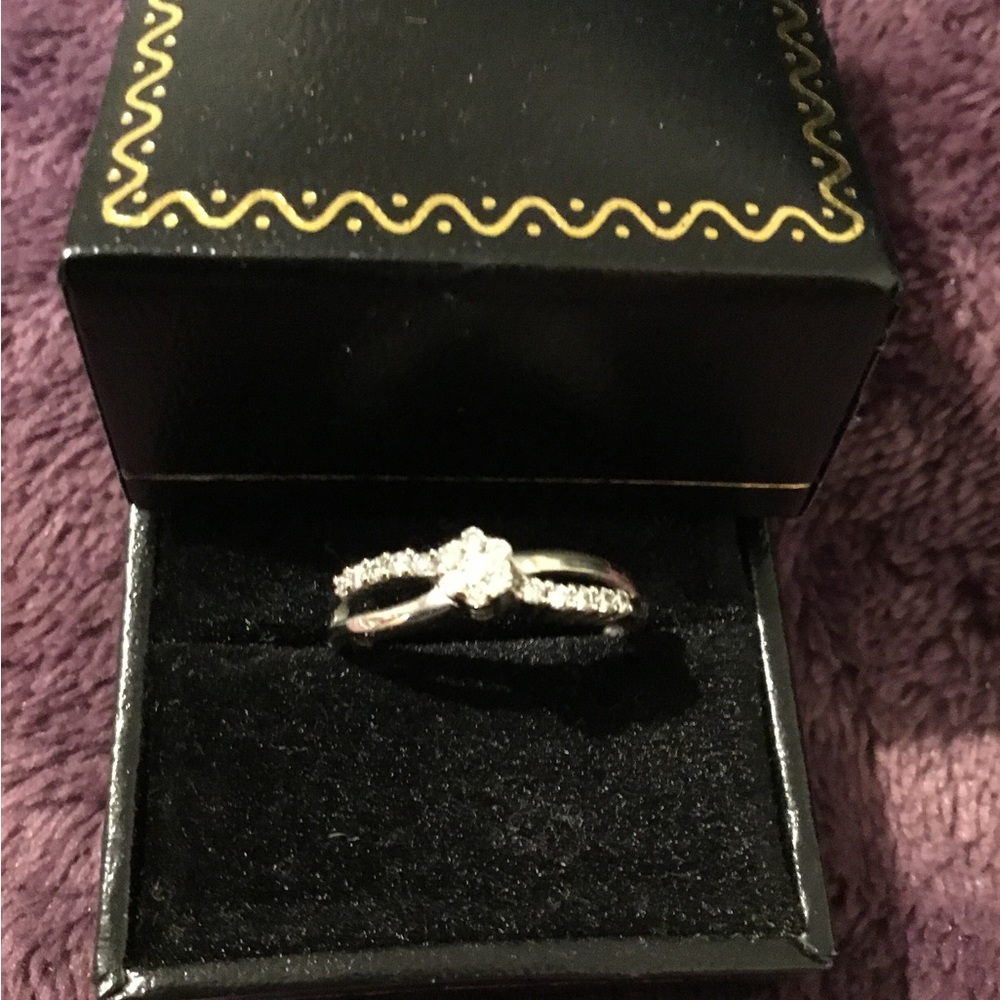Designer Vintage 10K White Gold Natural Diamond Ring-